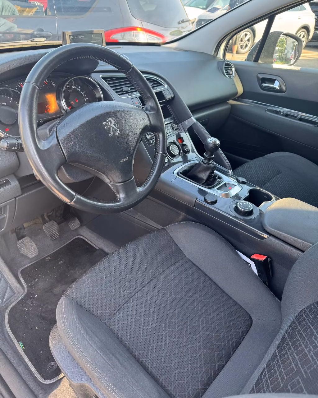 Peugeot 3008 фото 10