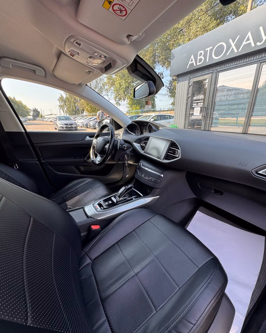 Peugeot 308 фото 10