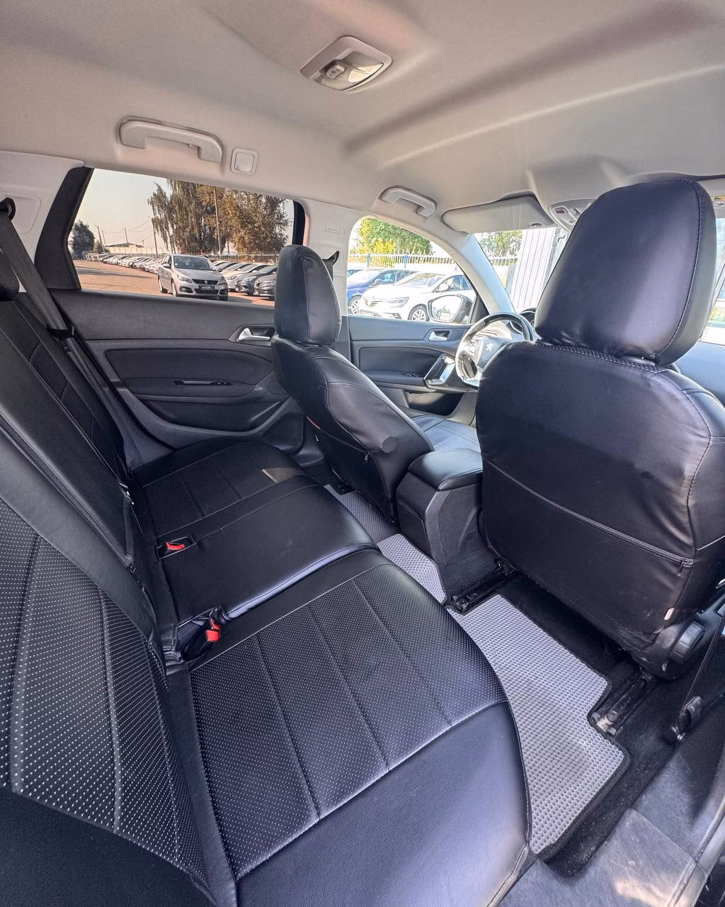 Peugeot 308 фото 11