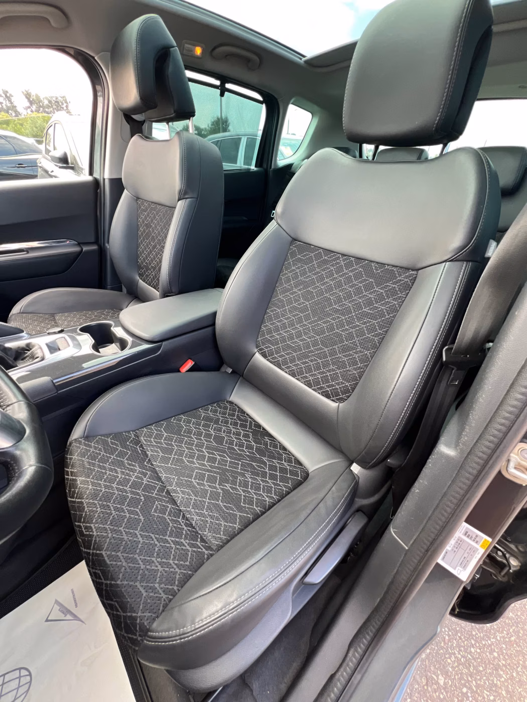 Peugeot 3008 фото 10