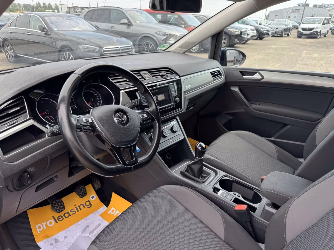 Volkswagen Touran фото 18