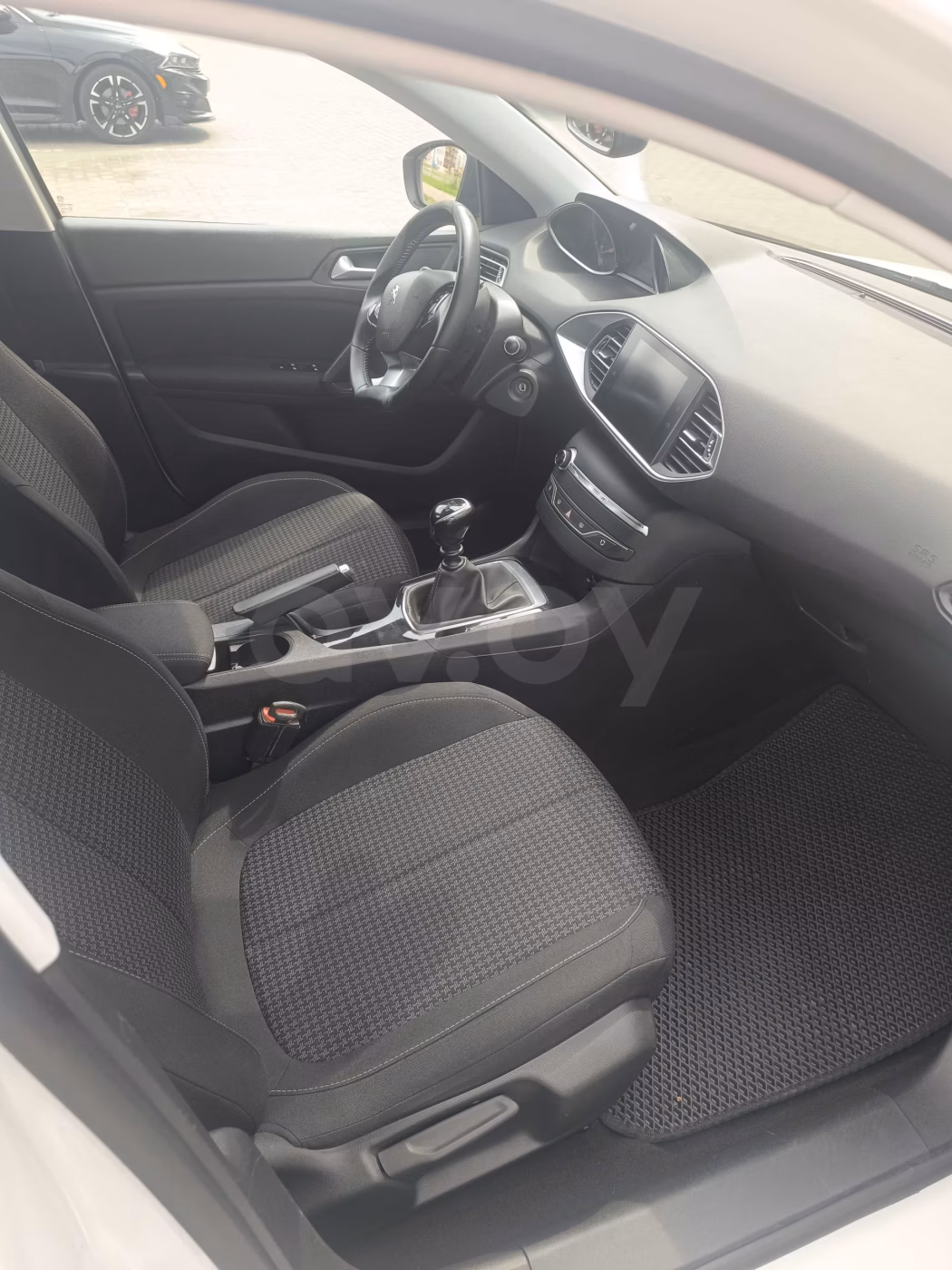 Peugeot 308 фото 7