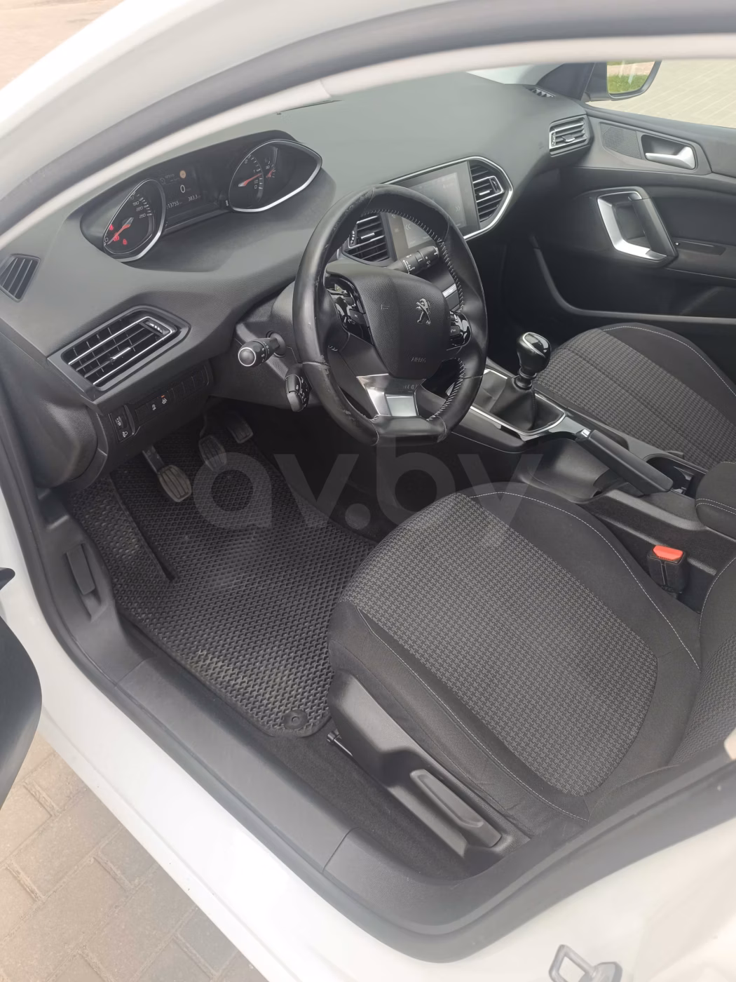 Peugeot 308 фото 8