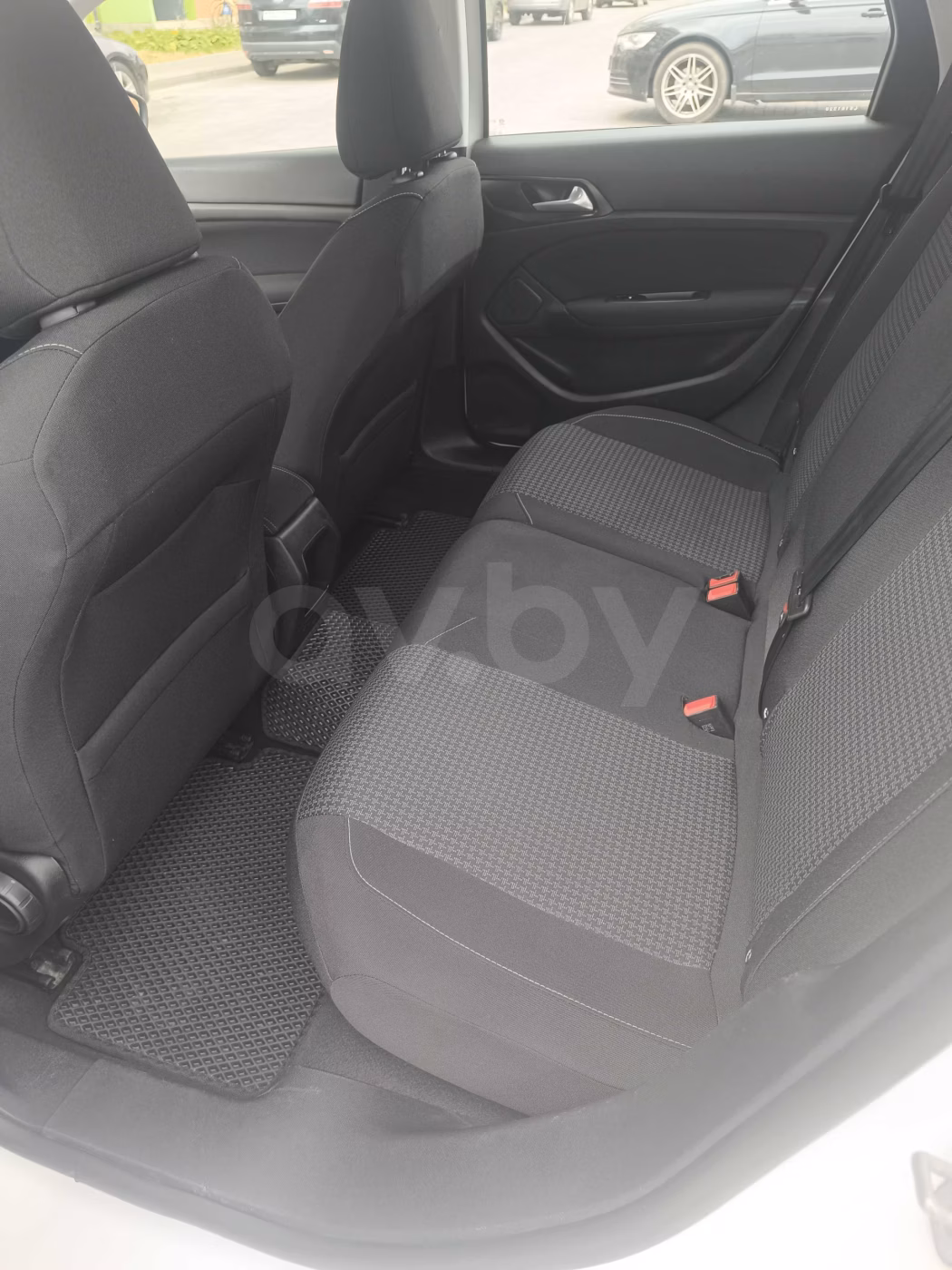Peugeot 308 фото 10