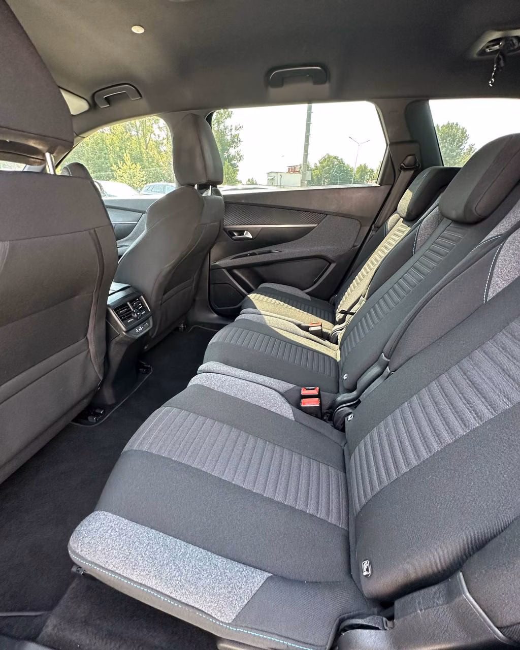 Peugeot 5008 фото 11