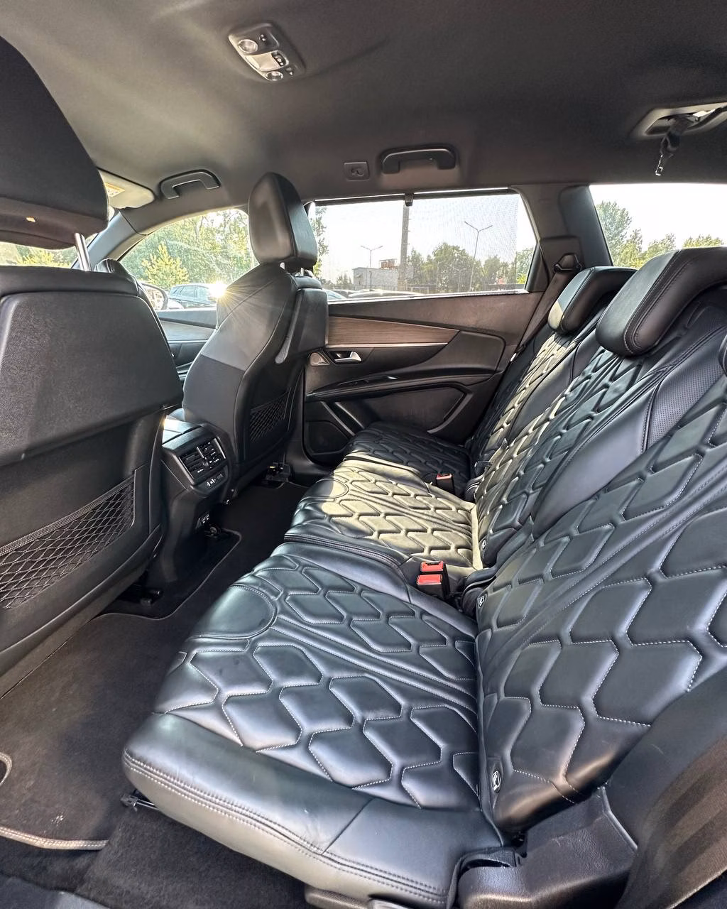 Peugeot 5008 фото 10