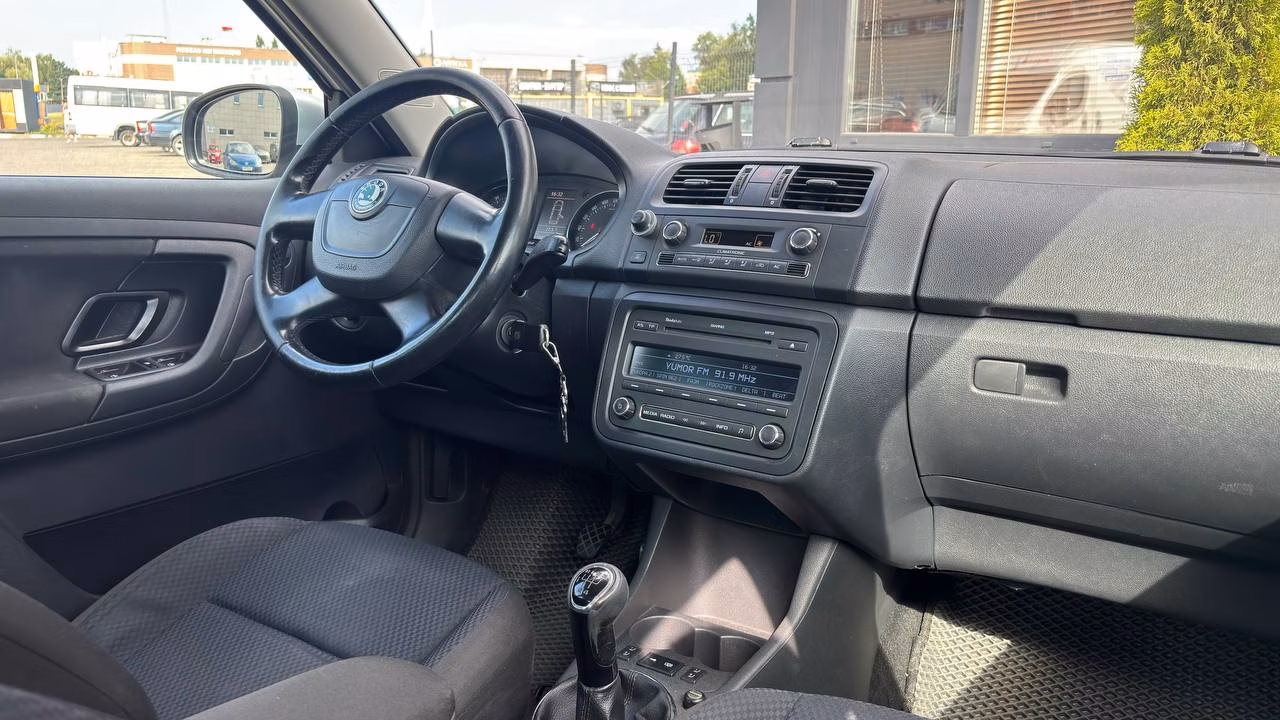 Skoda Fabia фото 13