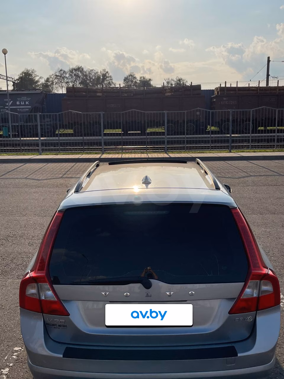 Volvo V70 фото 8