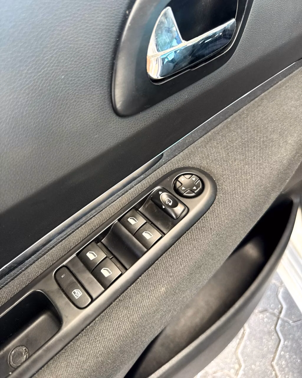 Peugeot 5008 фото 9