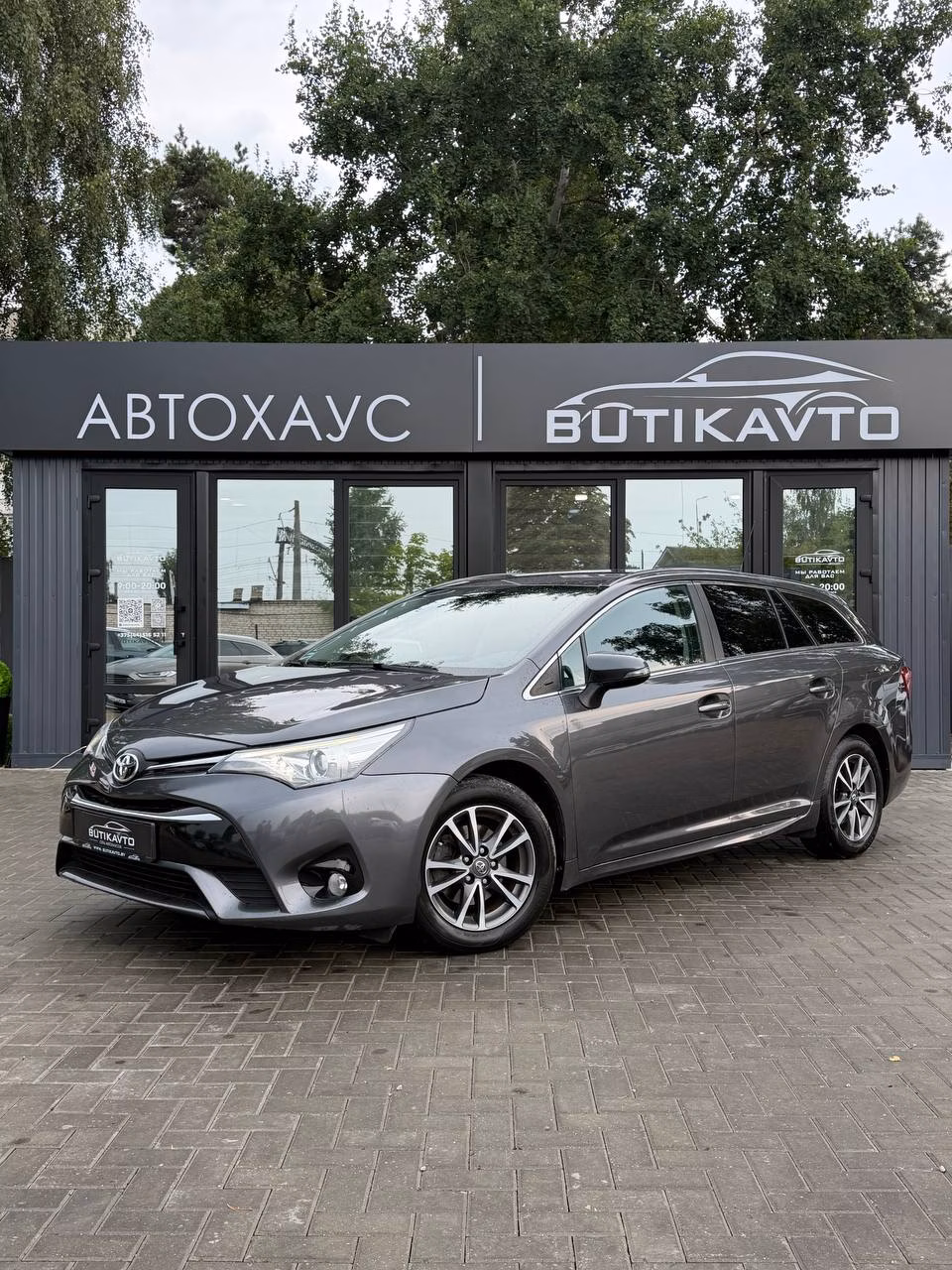 Toyota Avensis фото 3