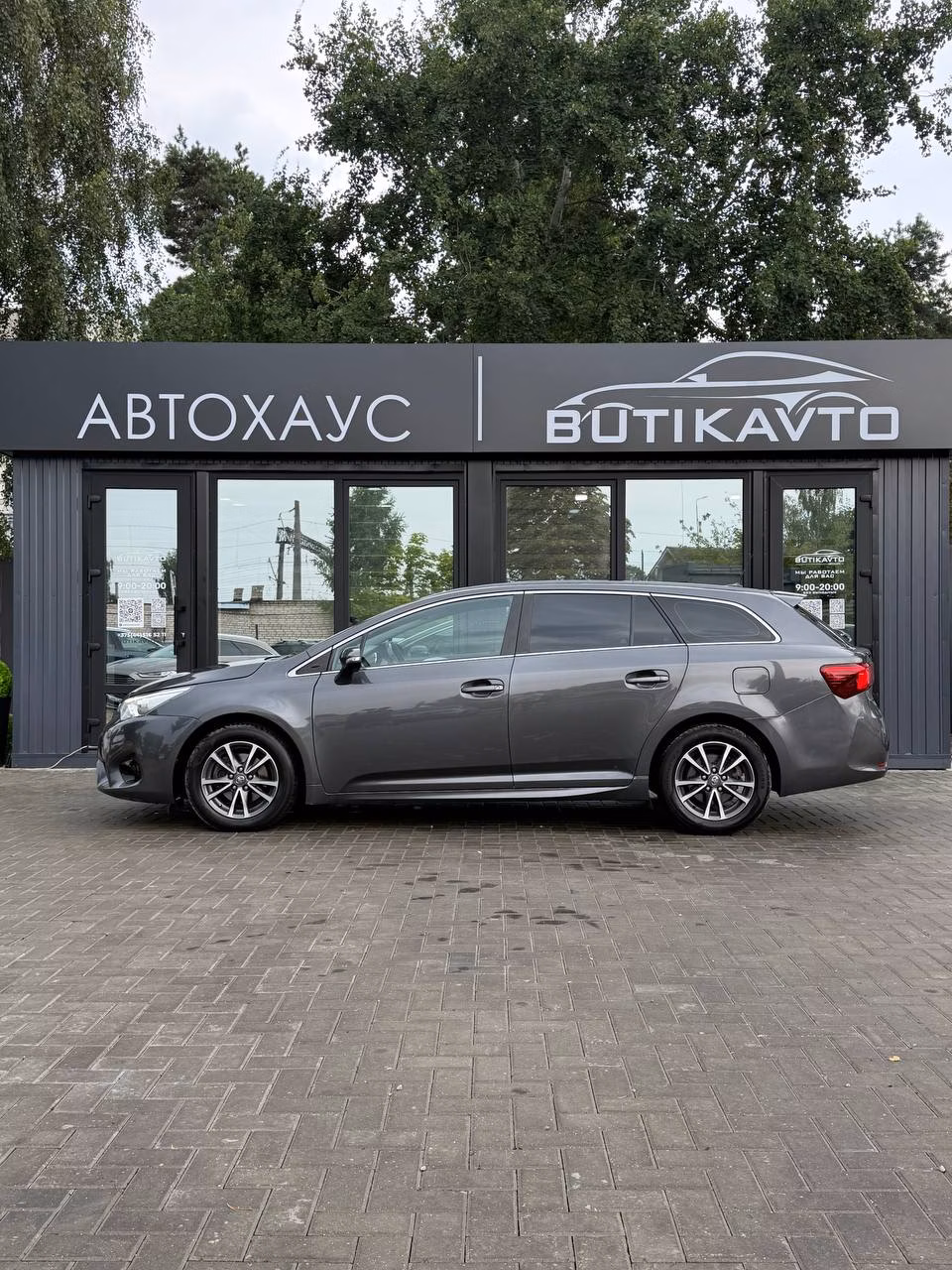 Toyota Avensis фото 4