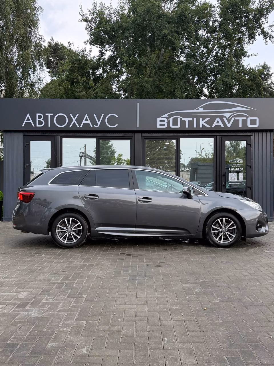 Toyota Avensis фото 8