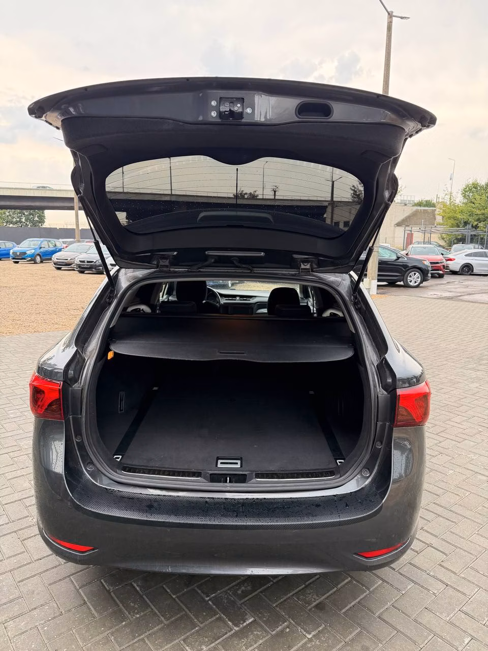 Toyota Avensis фото 15