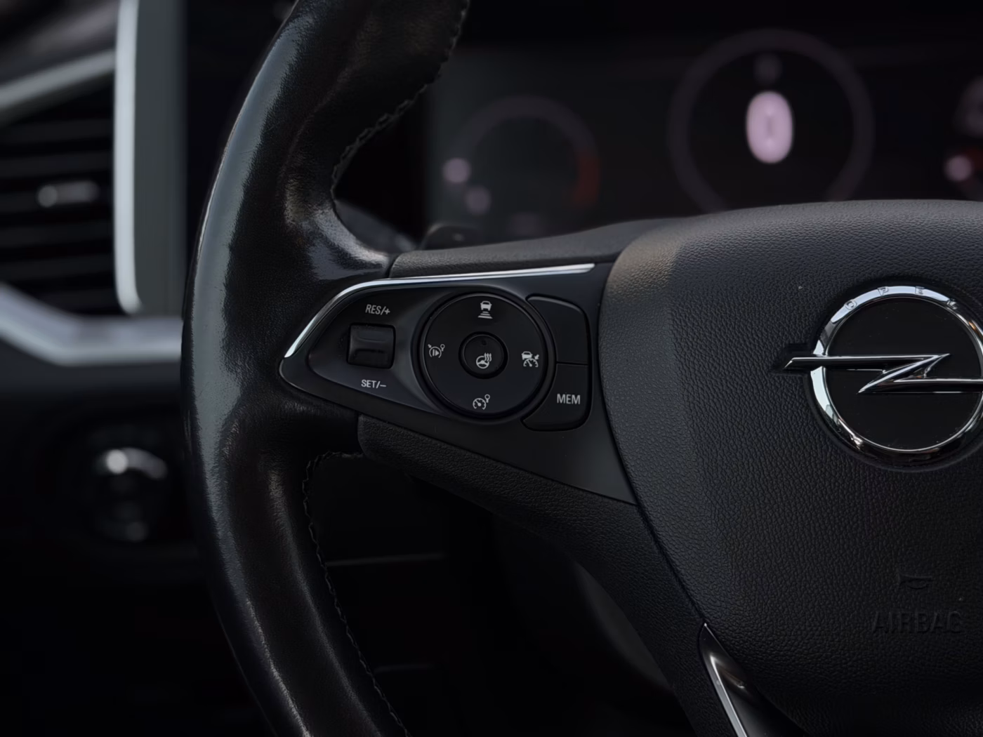 Opel Grandland X фото 18
