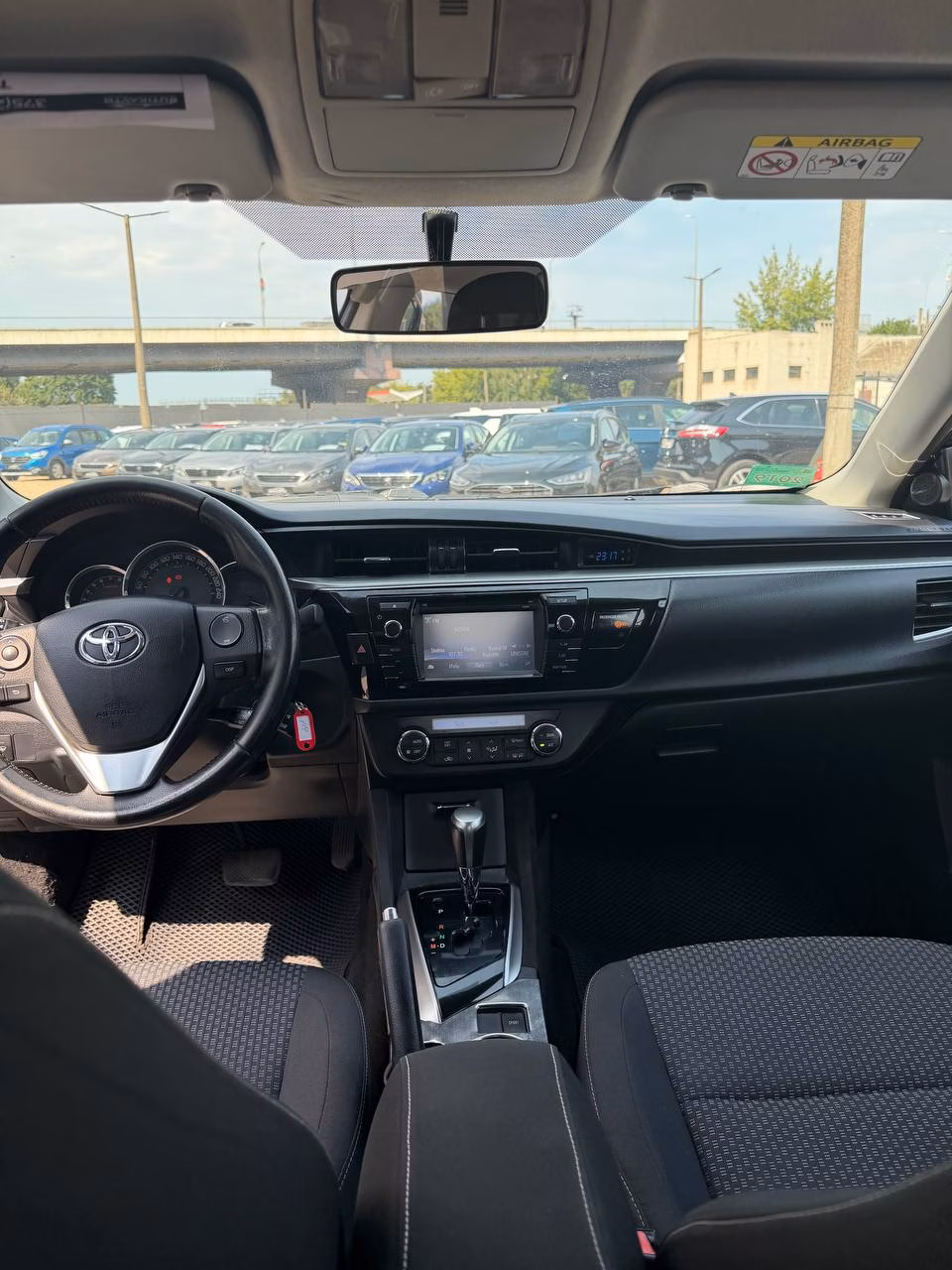 Toyota Corolla фото 13