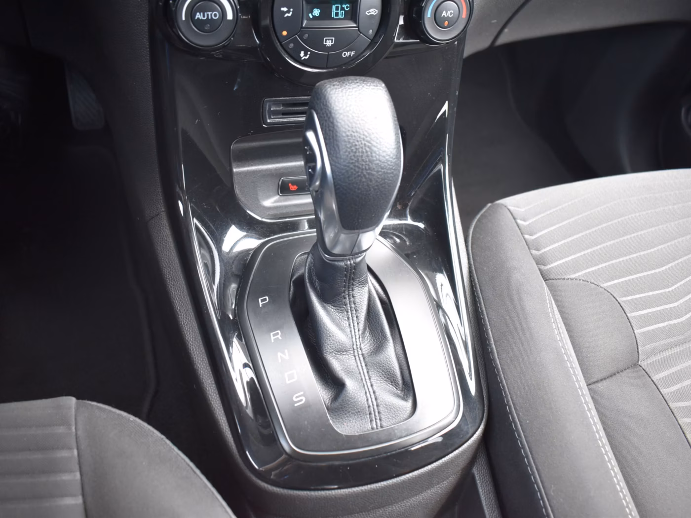 Ford Fiesta фото 22