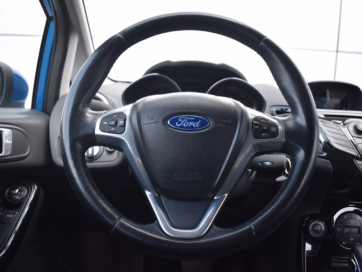 Ford Fiesta фото 14
