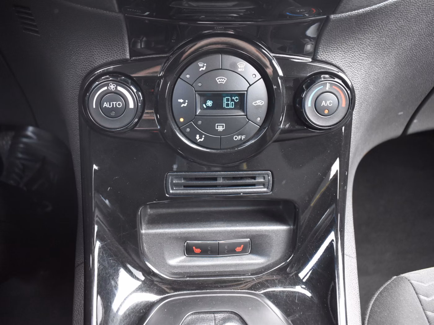 Ford Fiesta фото 21