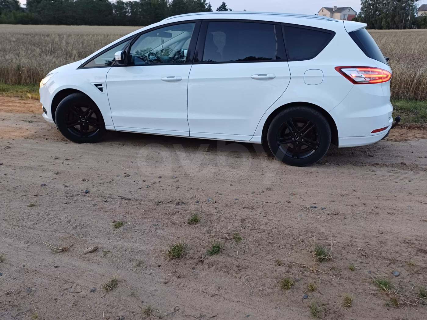 Ford S-MAX фото 3