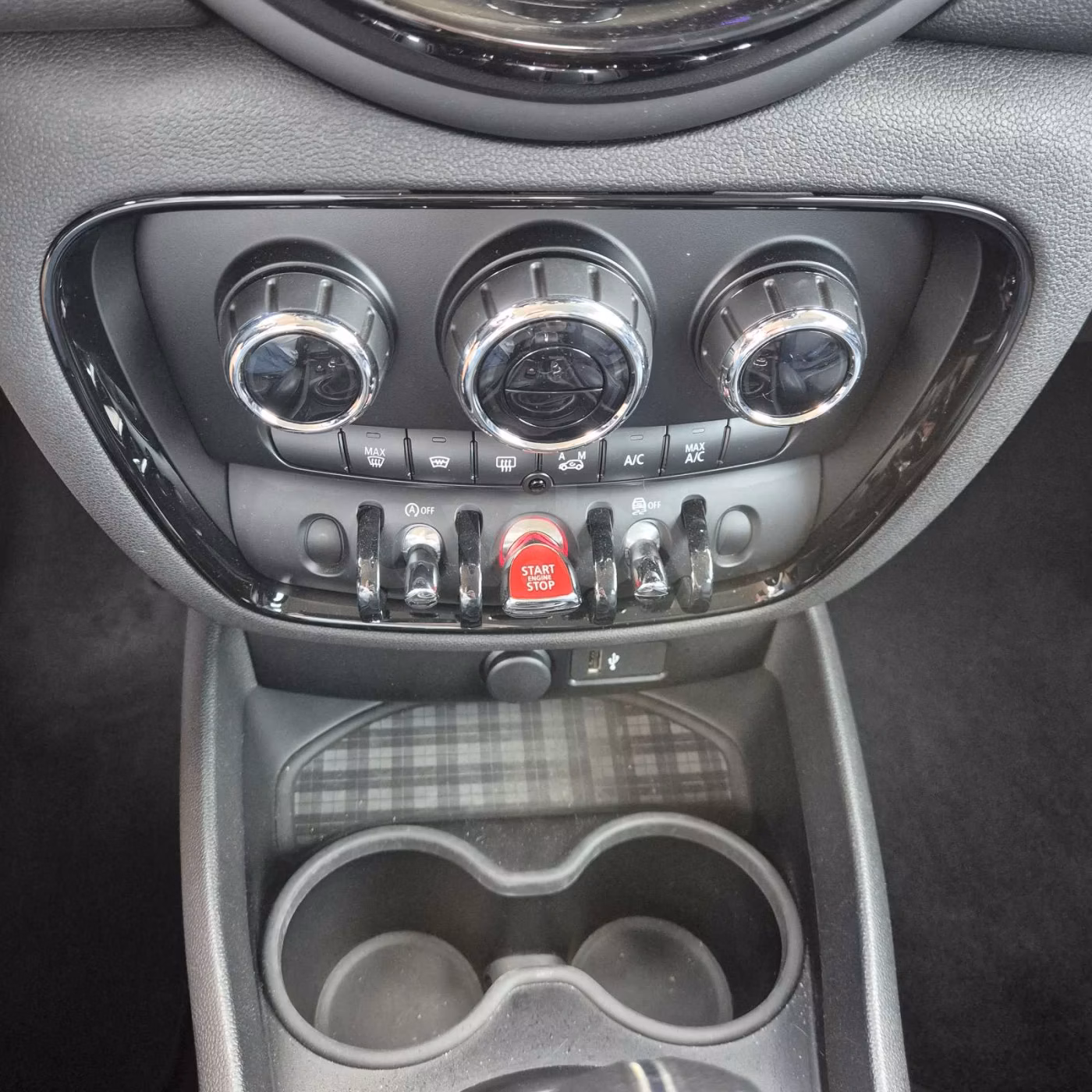 MINI Clubman фото 5
