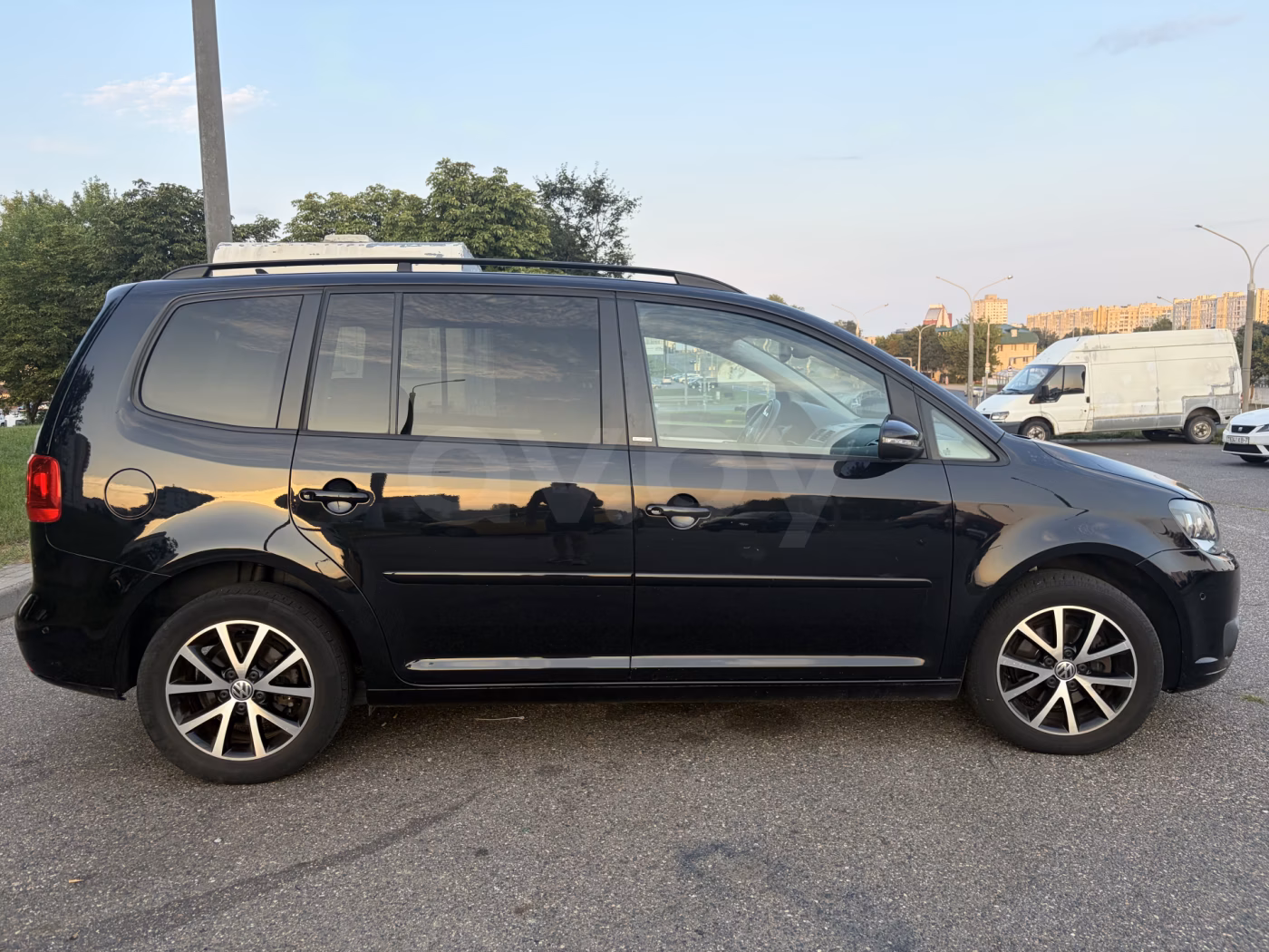Volkswagen Touran фото 6