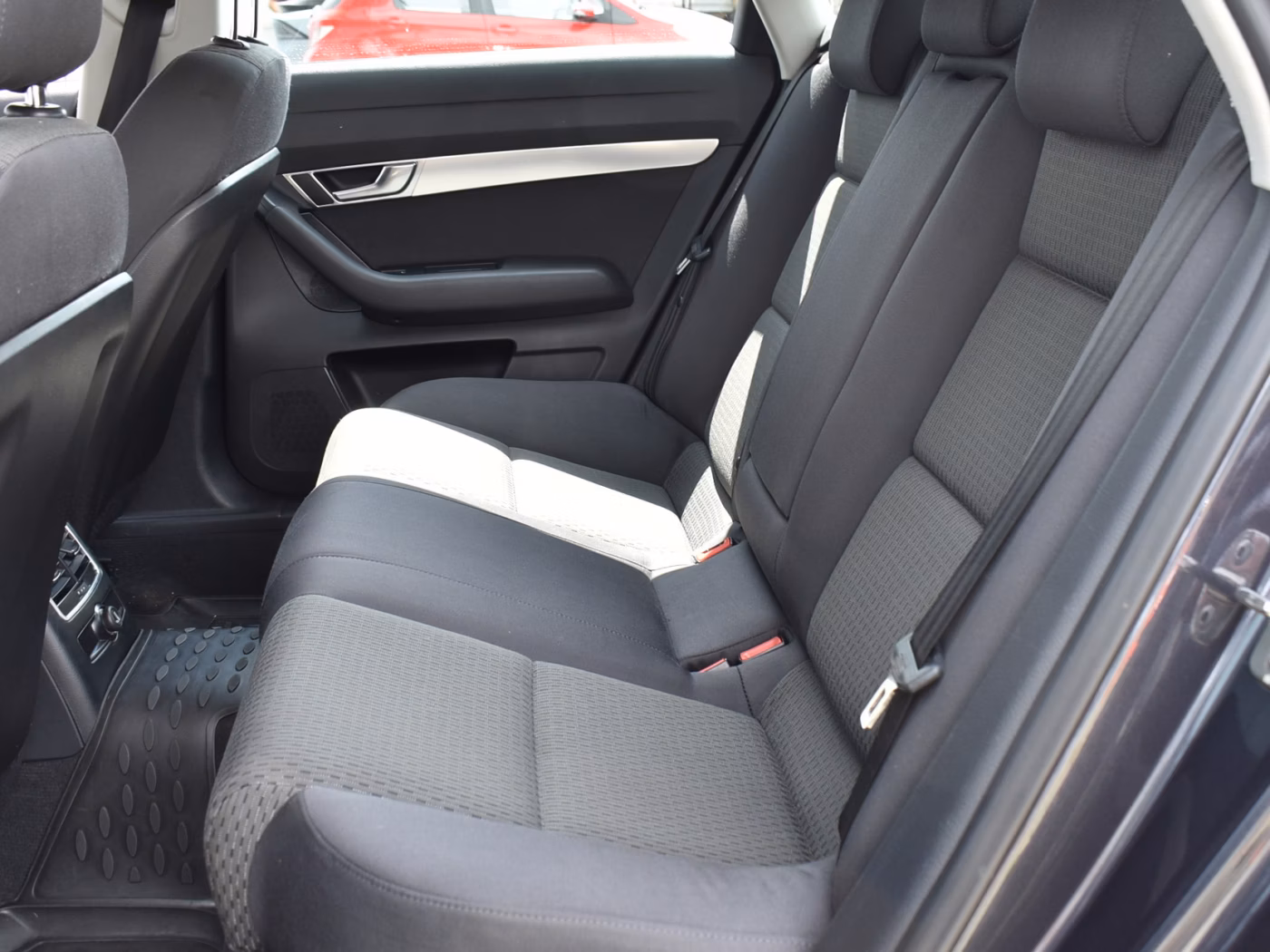 Audi A6 фото 10