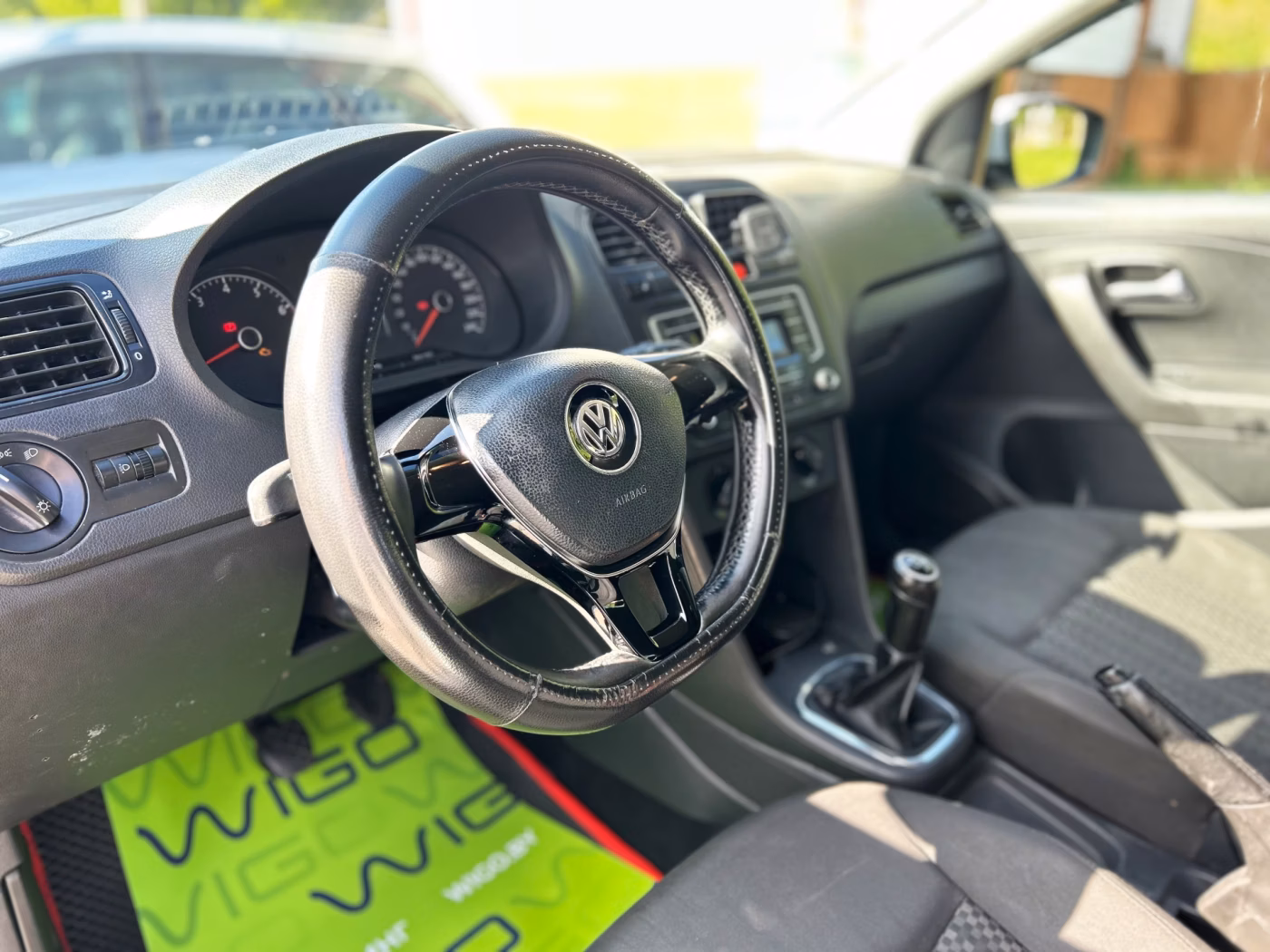 Volkswagen Polo Sedan фото 9