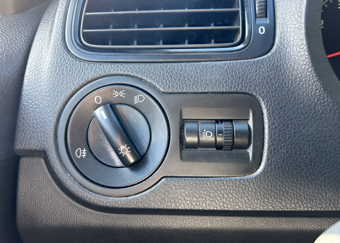 Volkswagen Polo Sedan фото 17