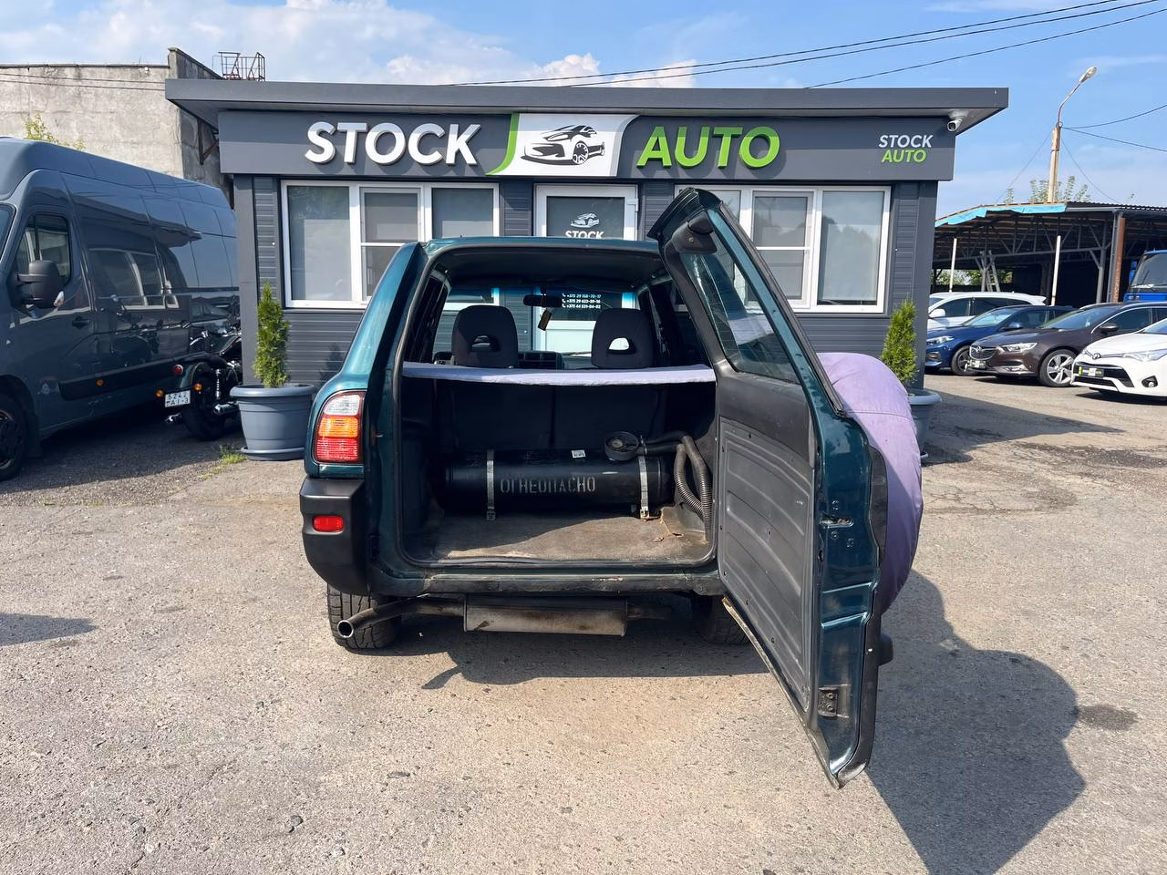 Toyota RAV4 фото 9