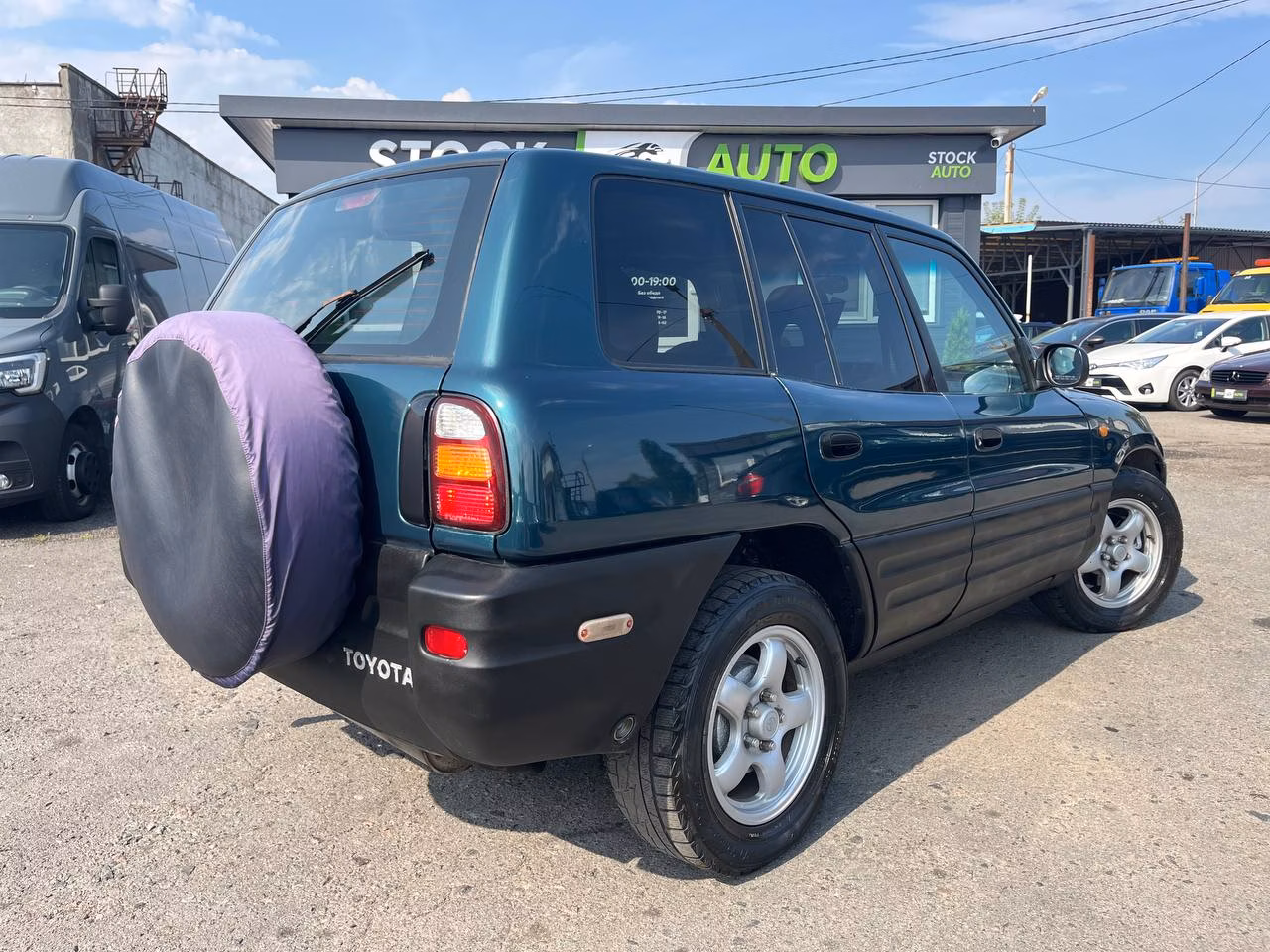 Toyota RAV4 фото 6