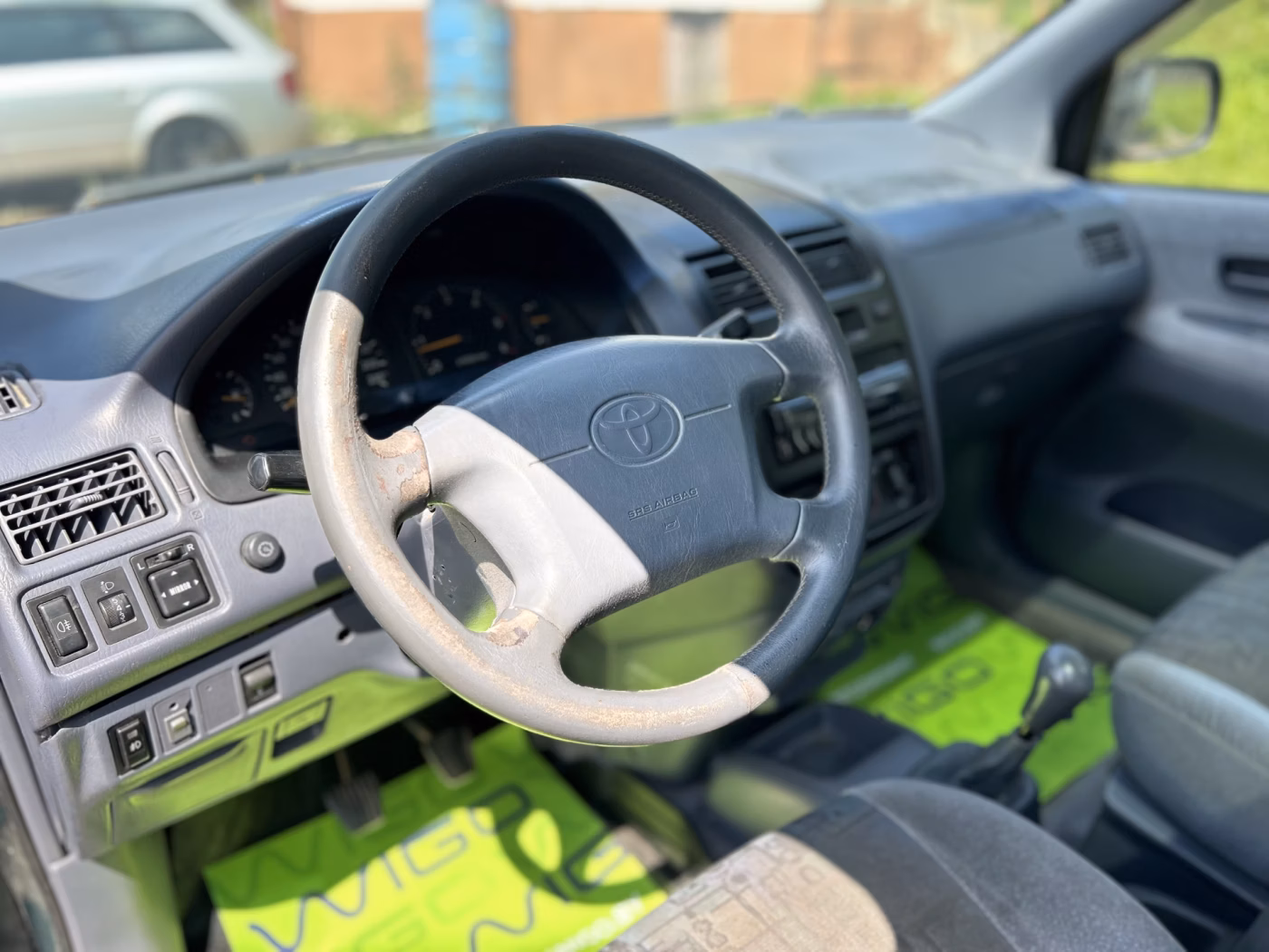 Toyota Picnic фото 8