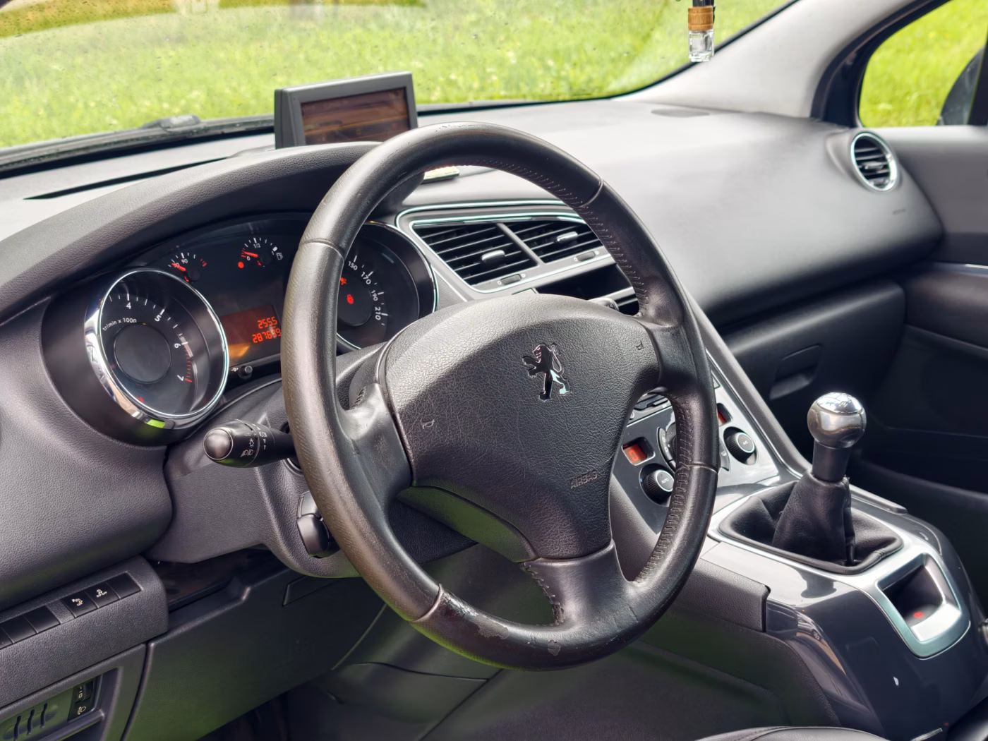 Peugeot 5008 фото 9