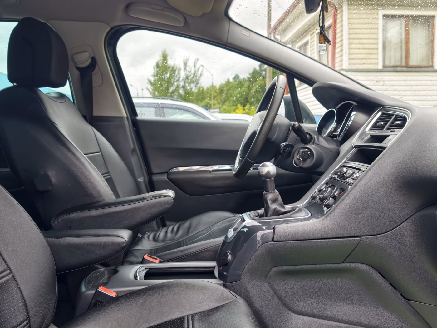 Peugeot 5008 фото 13