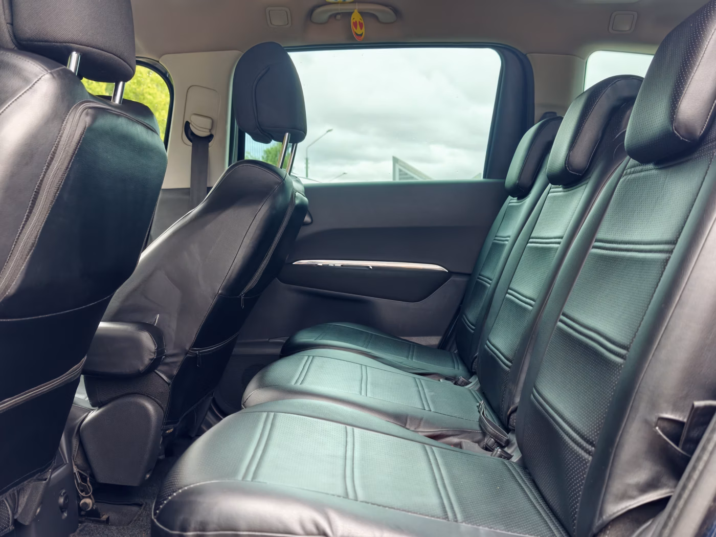 Peugeot 5008 фото 11