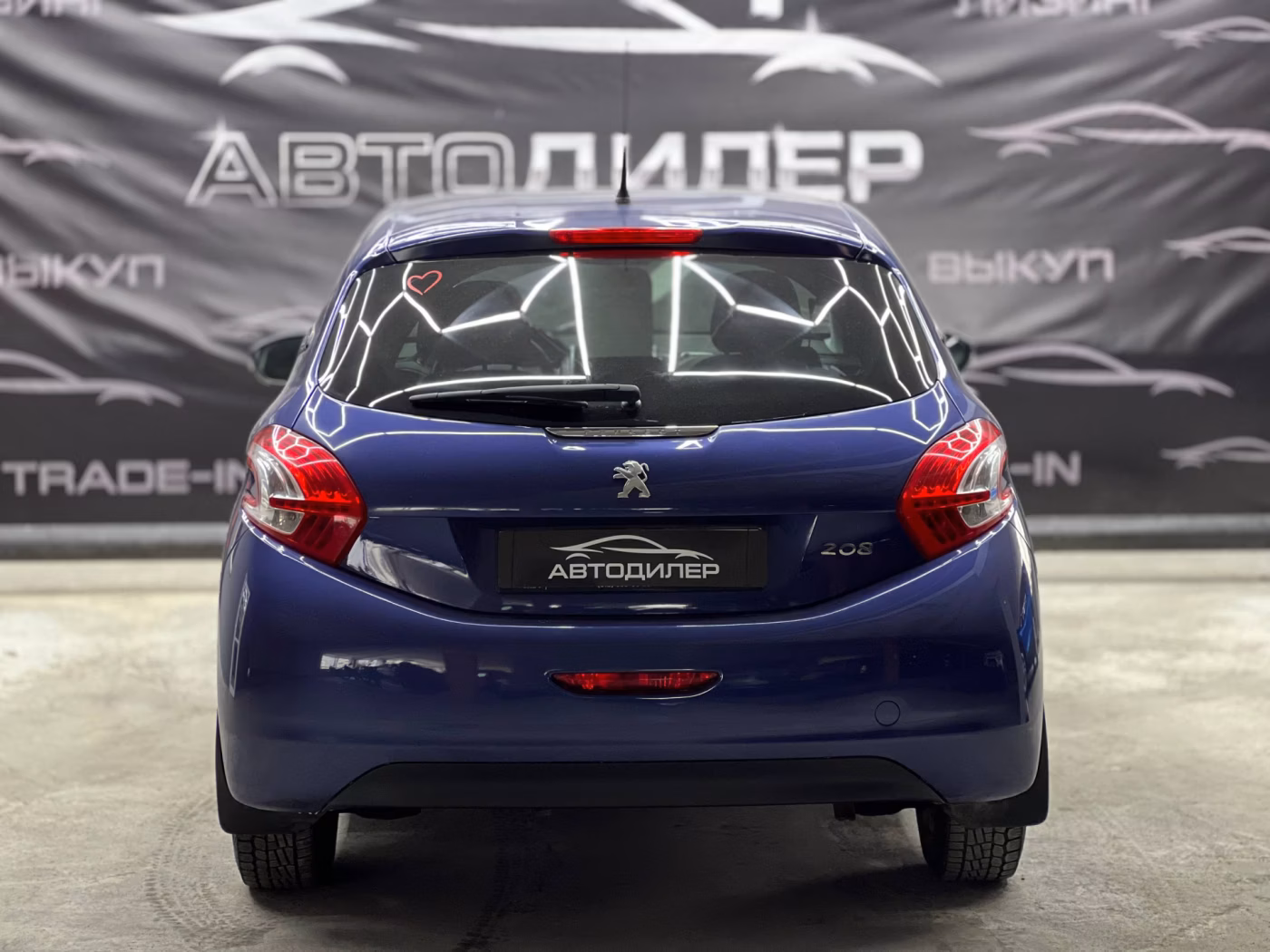 Peugeot 208 фото 5