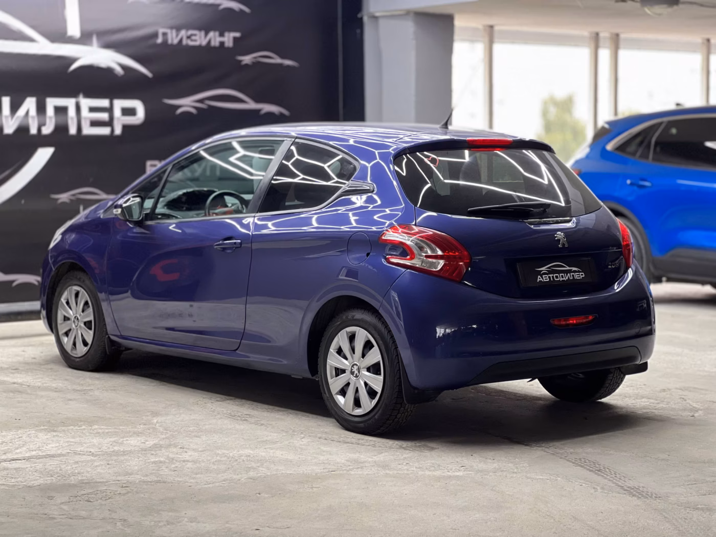 Peugeot 208 фото 6