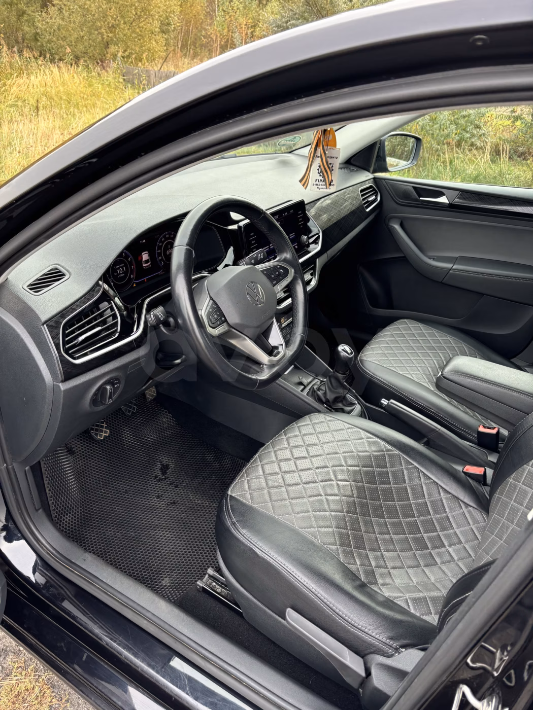 Volkswagen Polo Sedan фото 15