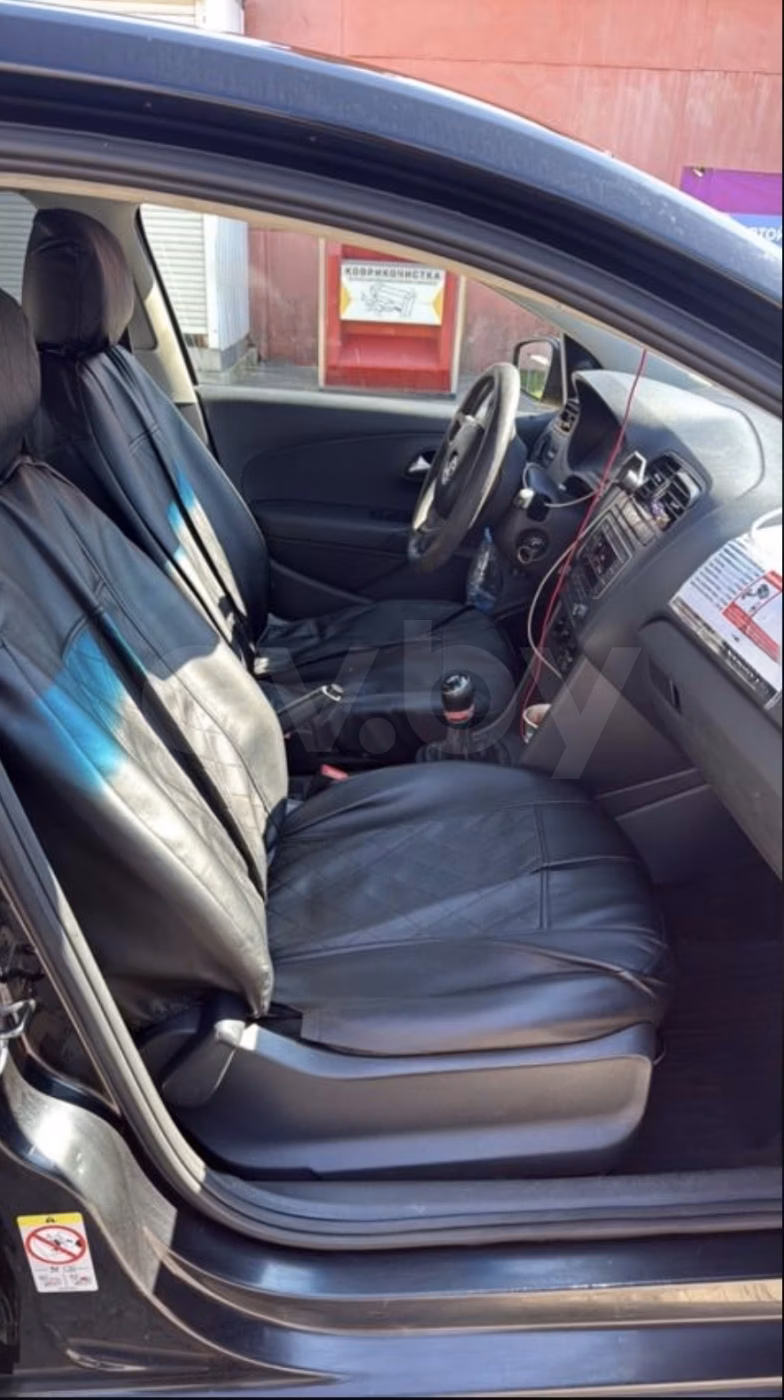 Volkswagen Polo Sedan фото 6