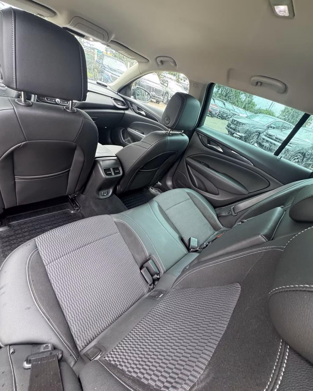 Opel Insignia фото 11
