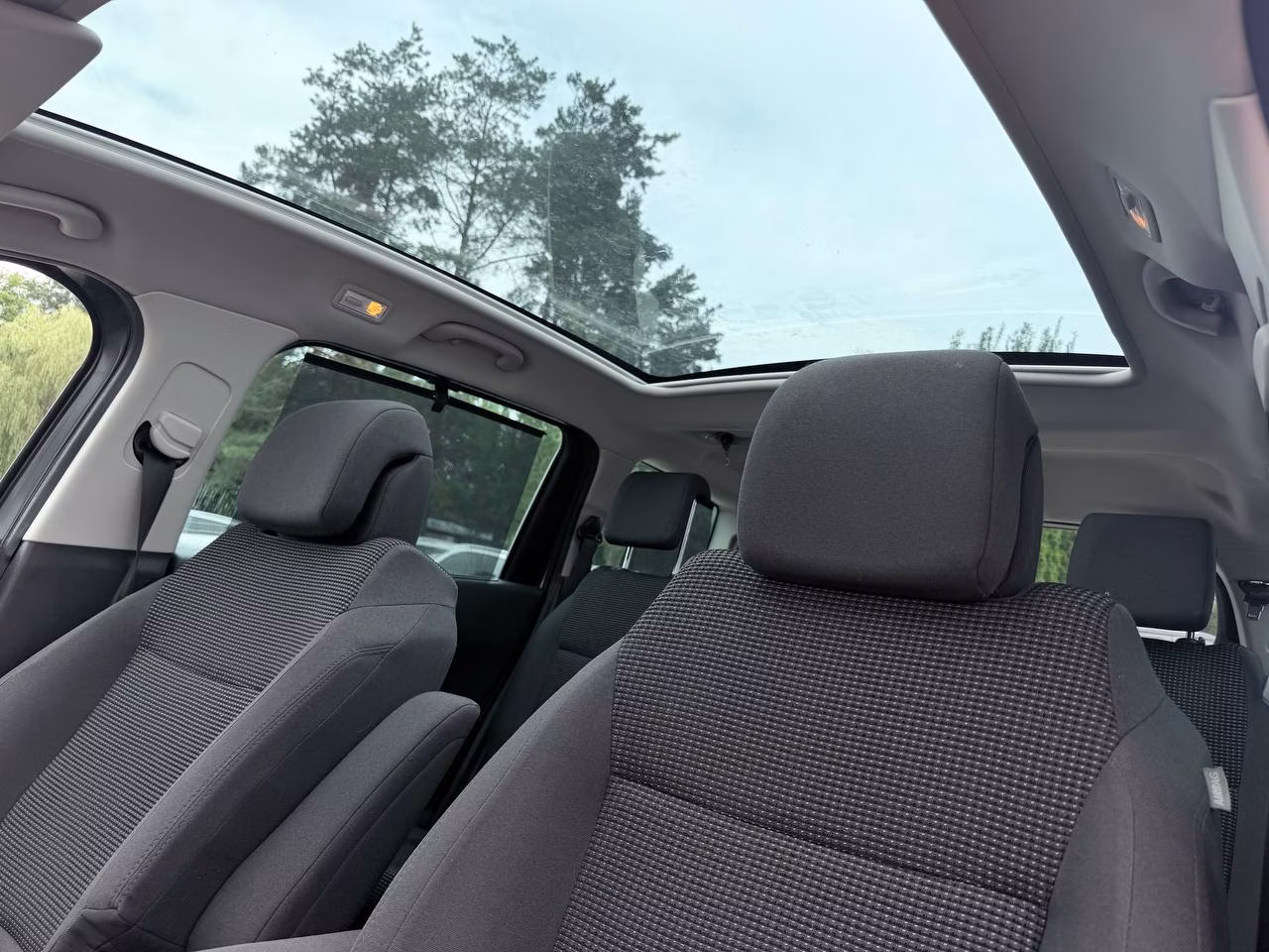 Peugeot 5008 фото 10