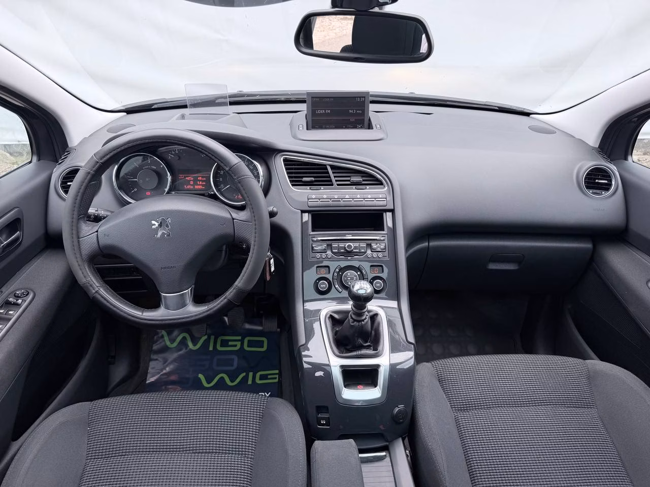 Peugeot 5008 фото 9