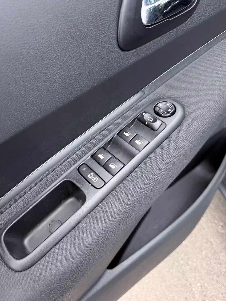 Peugeot 5008 фото 15