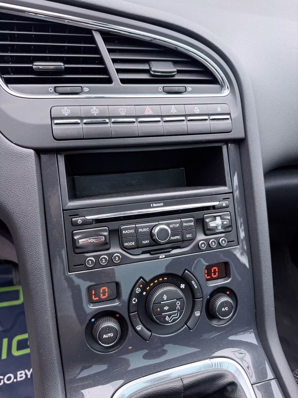 Peugeot 5008 фото 11