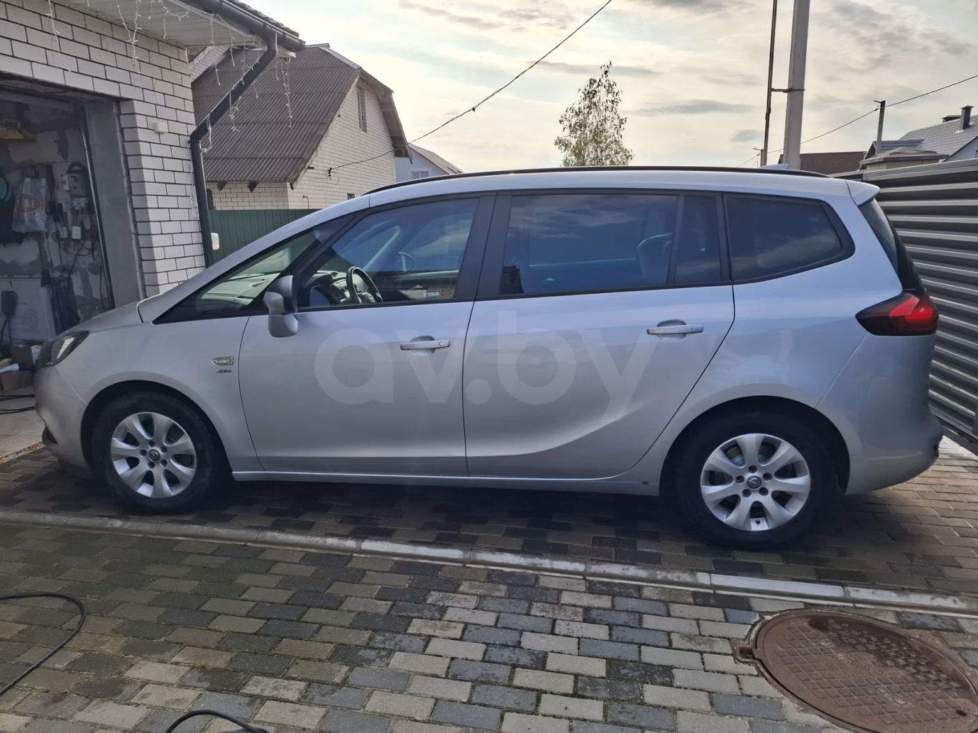 Opel Zafira фото 2
