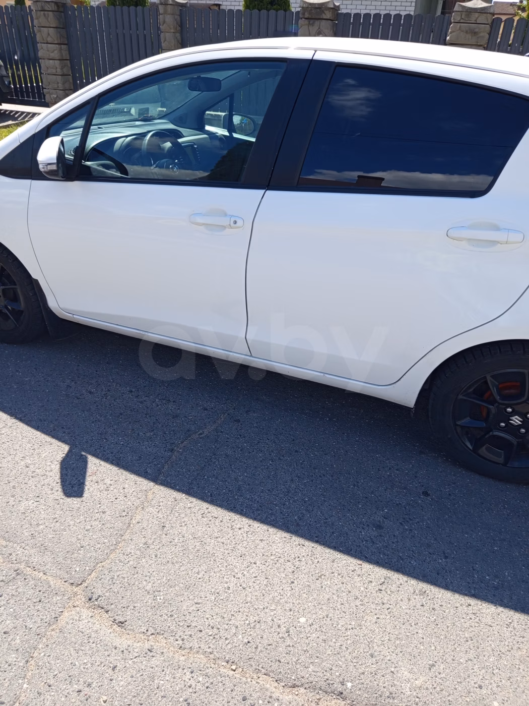 Toyota Yaris фото 4