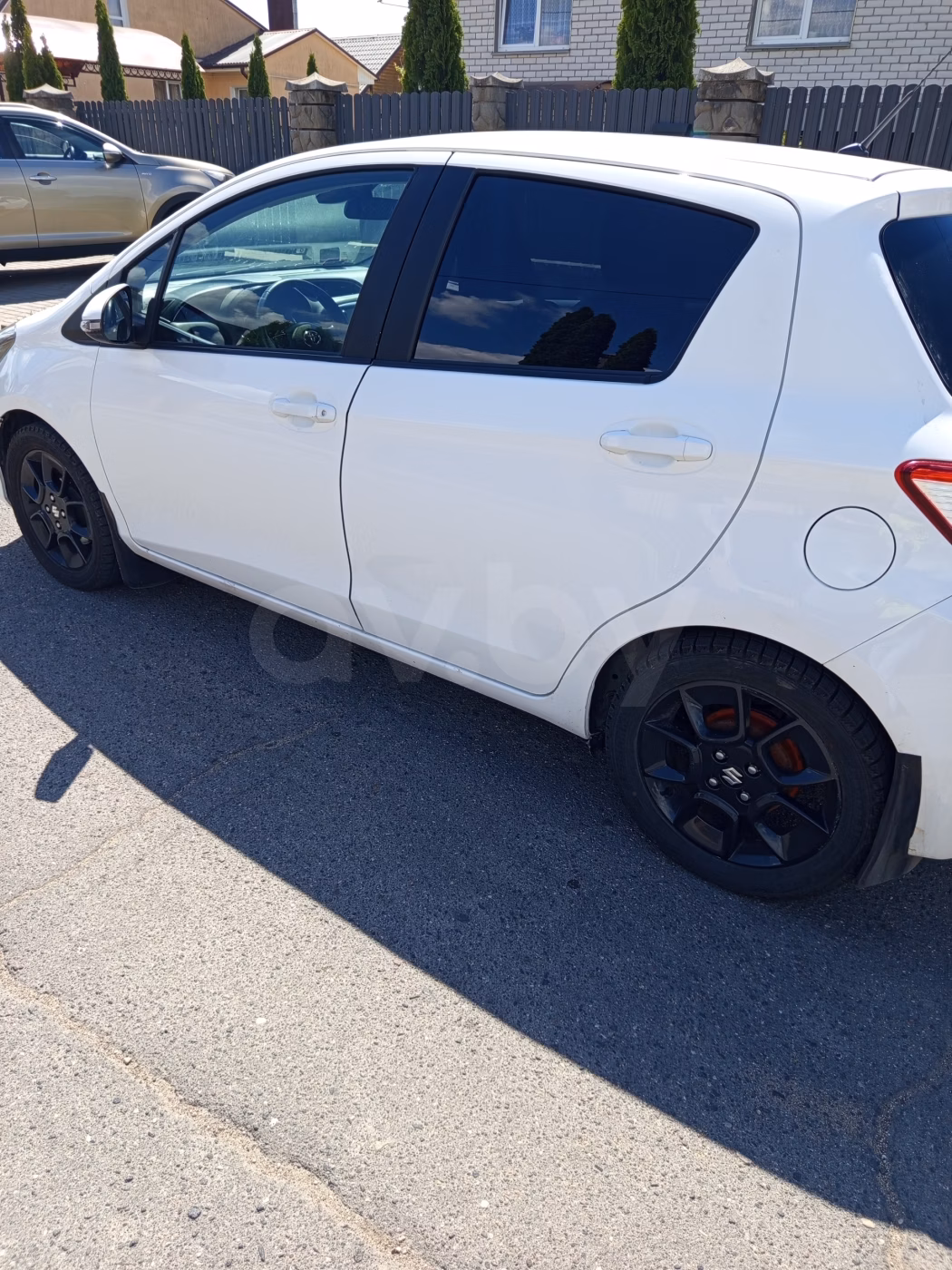 Toyota Yaris фото 5