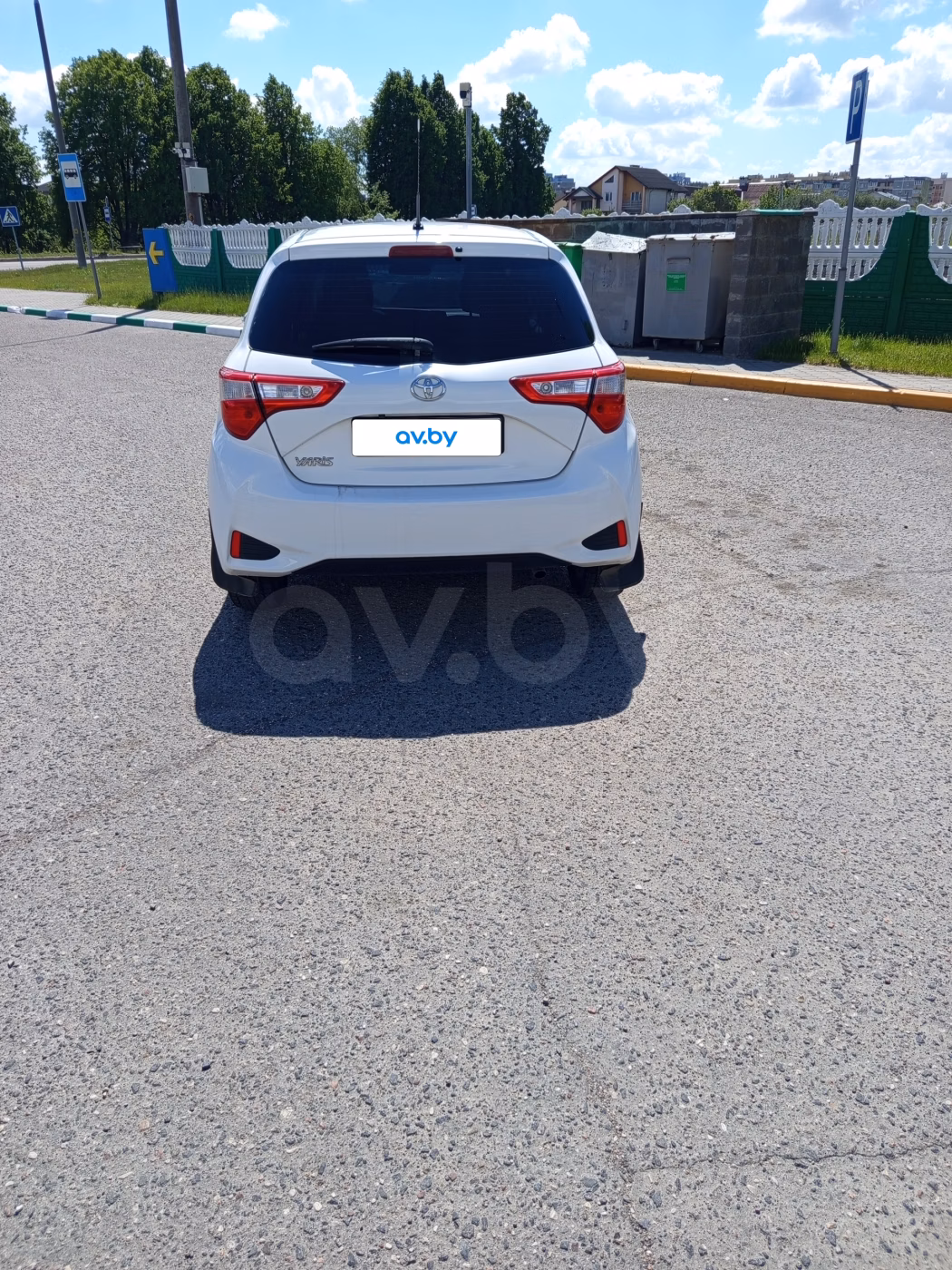 Toyota Yaris фото 6