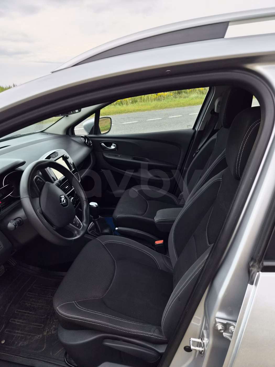 Renault Clio фото 11