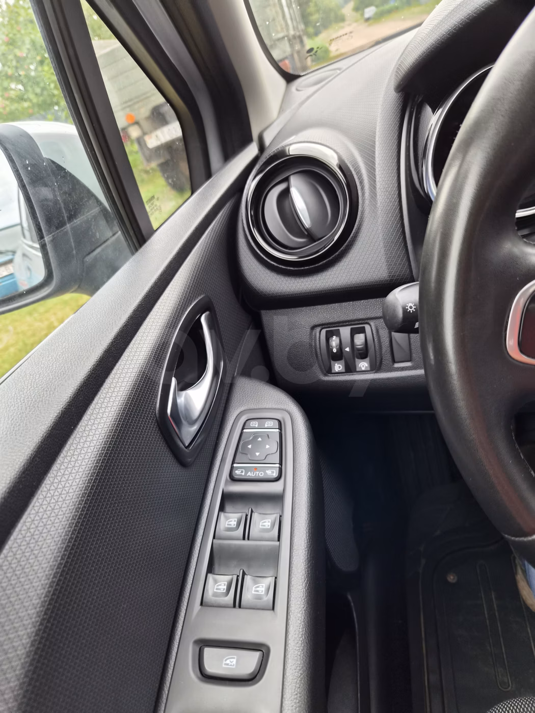 Renault Clio фото 20