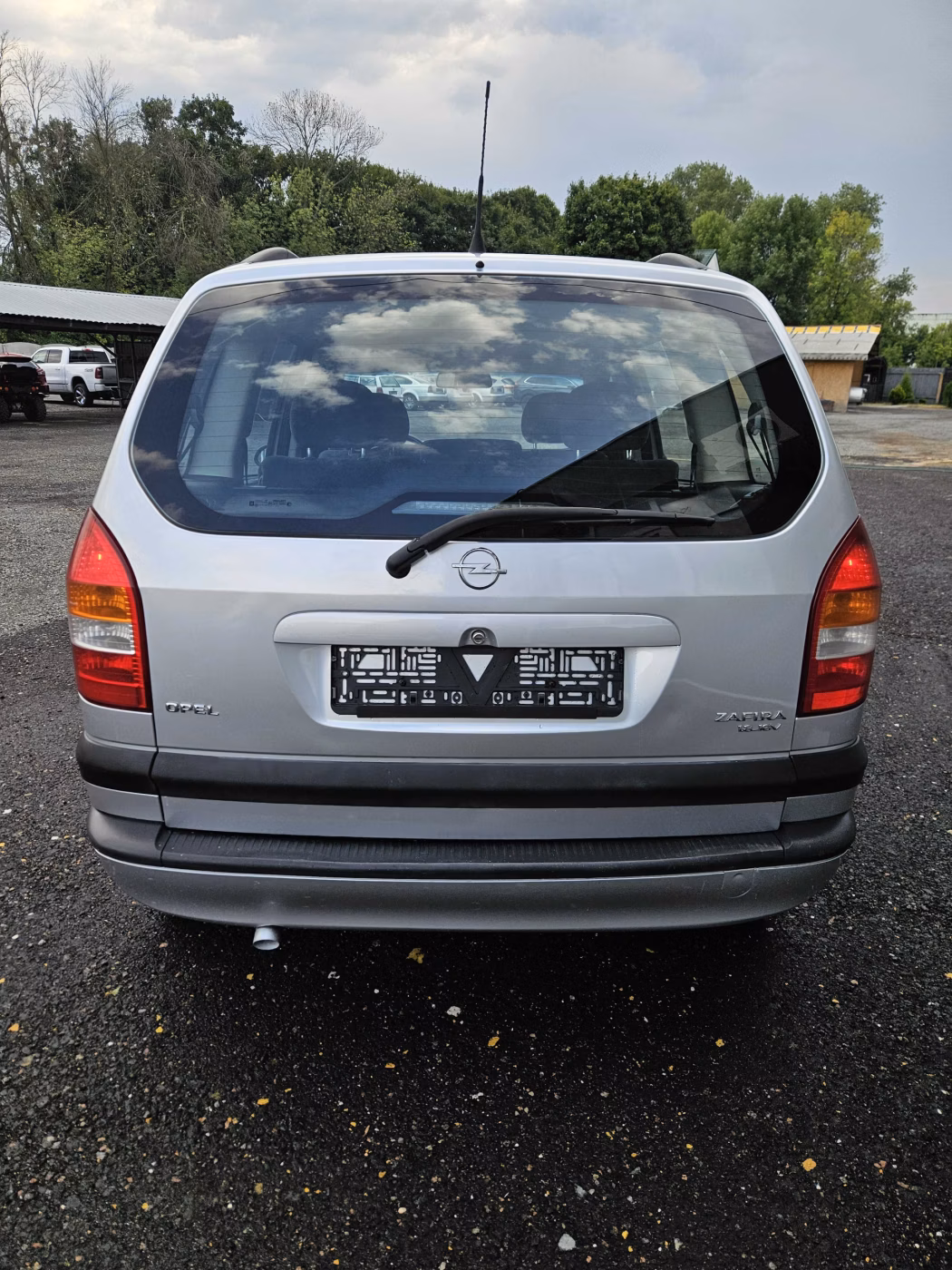 Opel Zafira фото 8